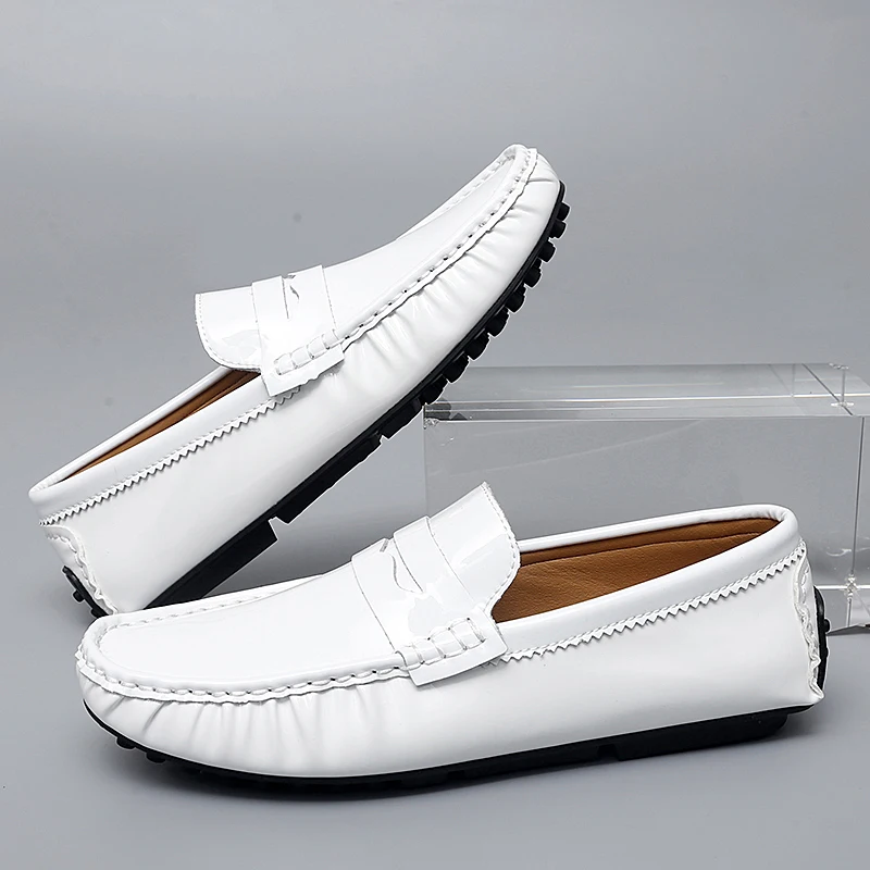 

Men White Genuine Patent Leather Loafers Handmade Casual Driving Flats Slip-on Luxury Comfy Moccasins 2026 One-pedal Bean Shoes
