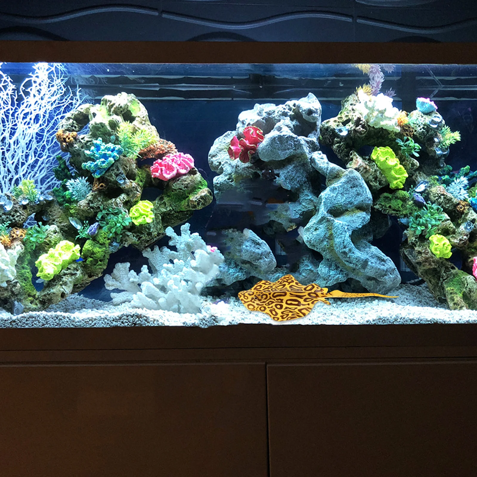 

1Pcs Aquarium Simulation Luminous Fish Silicone Decoration Artificial Tropical Fish Tank Ornament Environmental Safe