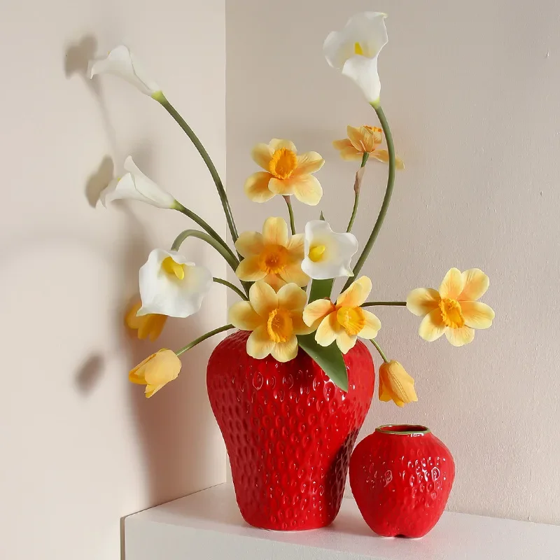 Ceramic Vase Artificial Strawberry Vase Fruit Cartoon Strawberry Flower Pot Terrarium Flower Vase Home Decoration Accessories