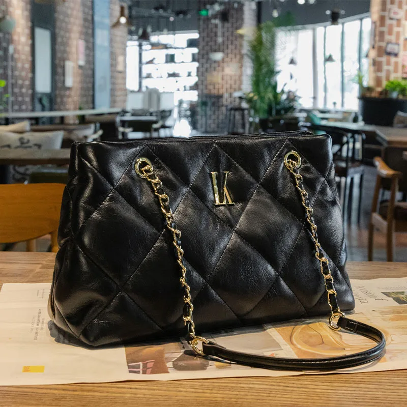 

Elegant Leather Backpack Bag With Classic Designer Style And Large Capacity For Men And Women Commuter