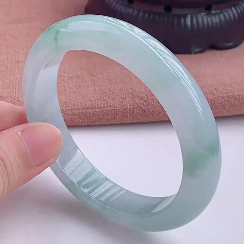 Myanmar , single-color - light oil jadeite bracelet, young girl's bright green ice-waxy type view 4