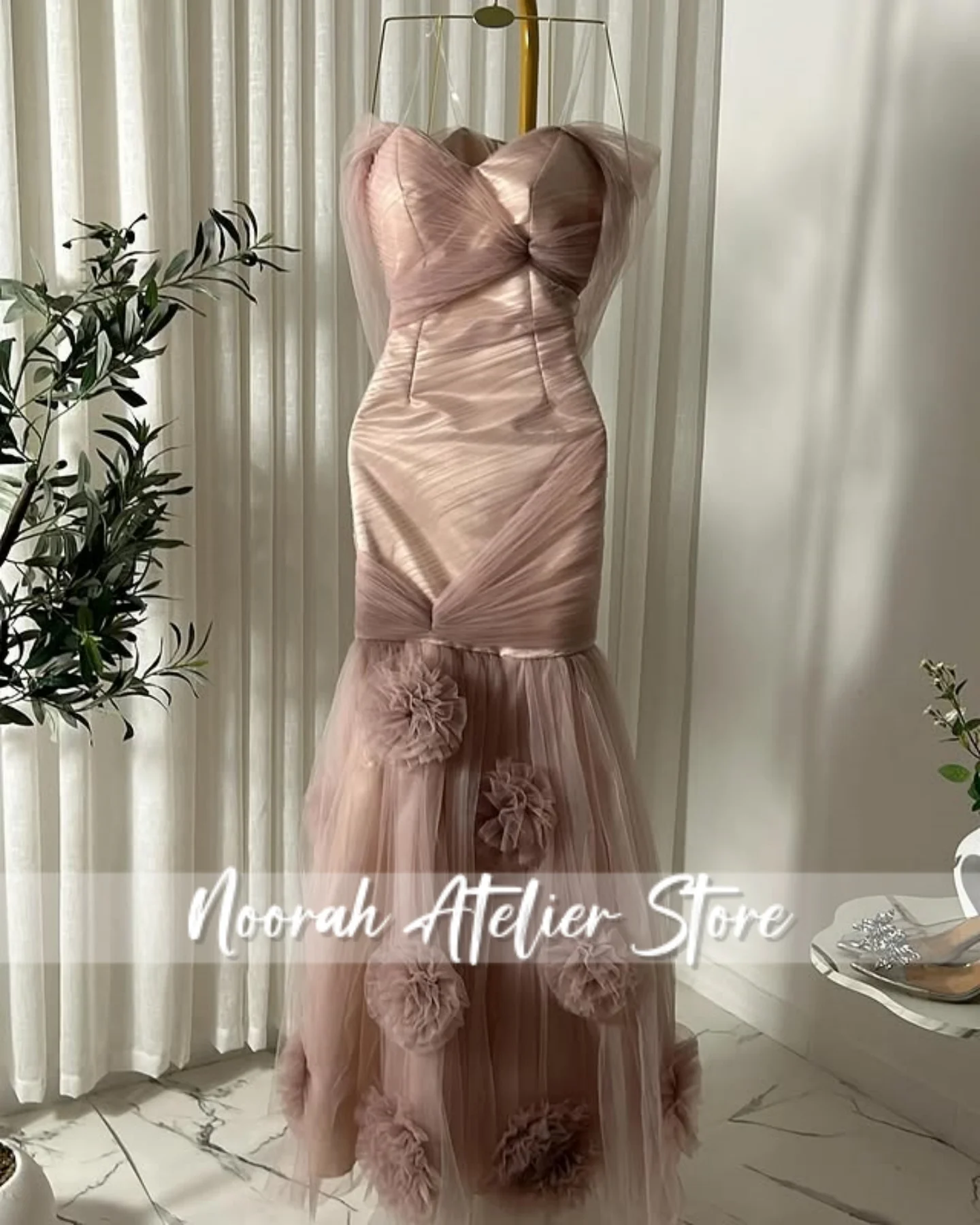 

Роскошные женские вечерние платья из тюля с открытыми плечами Dusty Rose 2021, женское платье знаменитости с цветами Дубая, платье для выпускного вечера по индивидуальному заказу