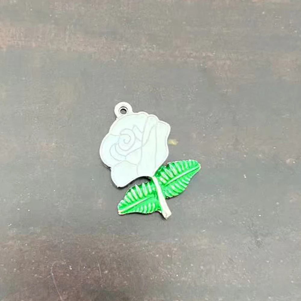 Colgante rosa verde y blanca