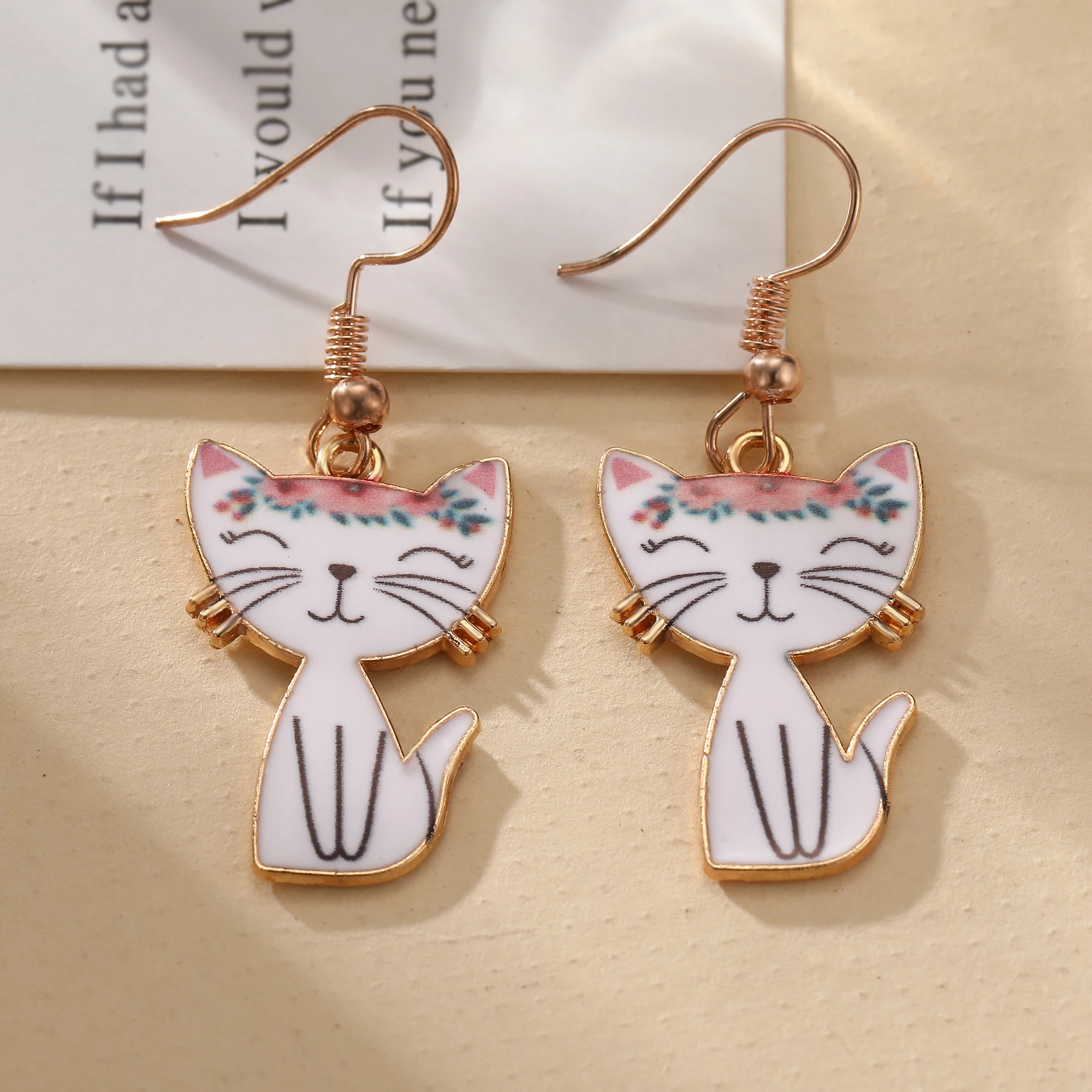 Lovely Cat Drop Earrings for Women Resin Animal Dangle Hooks Earrings Girls Party Holiday Jewelry Accessories