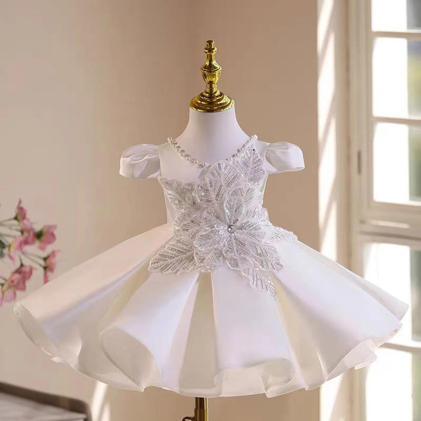 

Custom Luxury White Beaded Girl Dress Pearls Tollder Princess Kids Wedding 1st Birthday Pageant Party Ball Gown Flower Girl Dres
