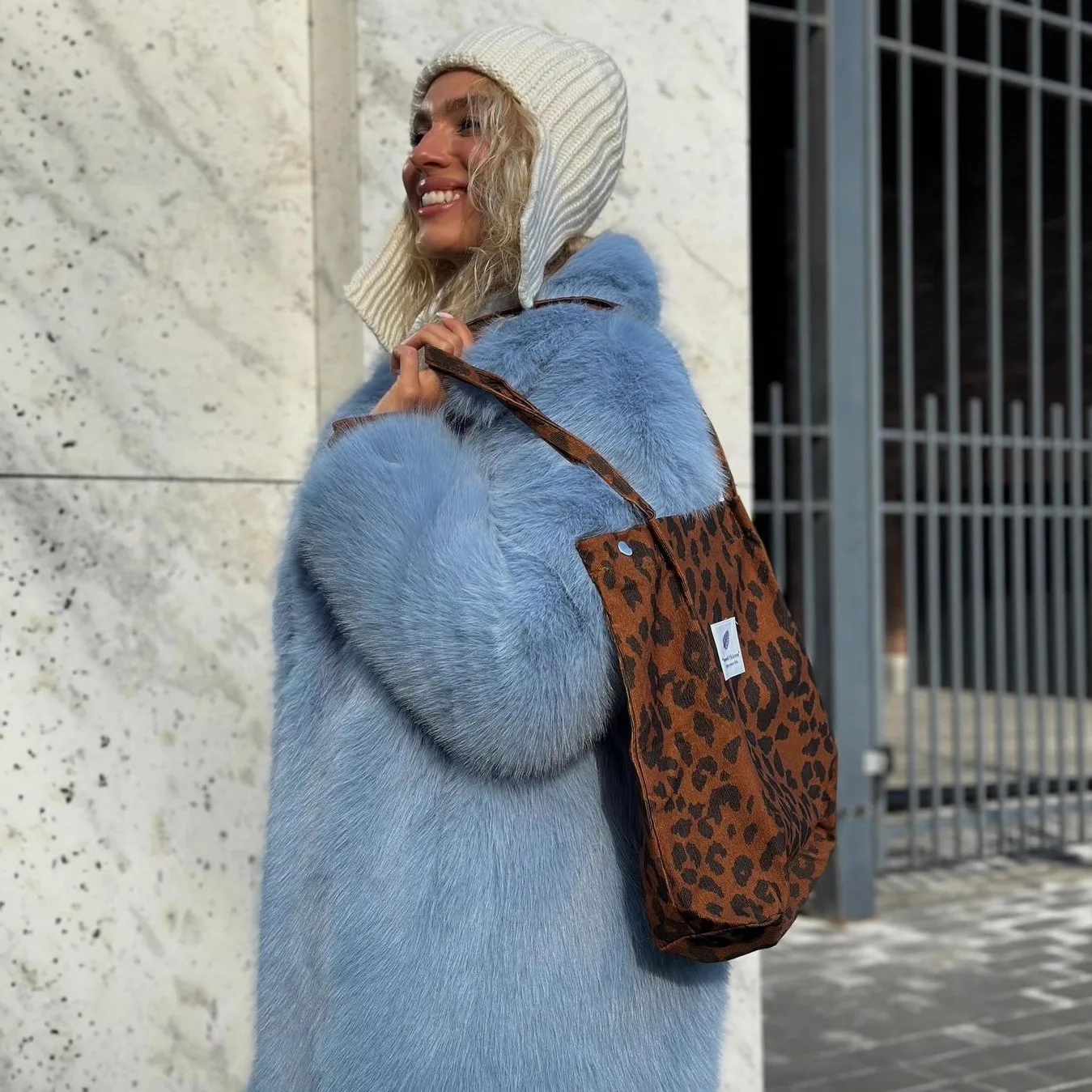 2025 New Mid Length Light Blue Faux Fur Coat Women Autumn Winter Eco Friendly Plush Fashion Temperament Top​