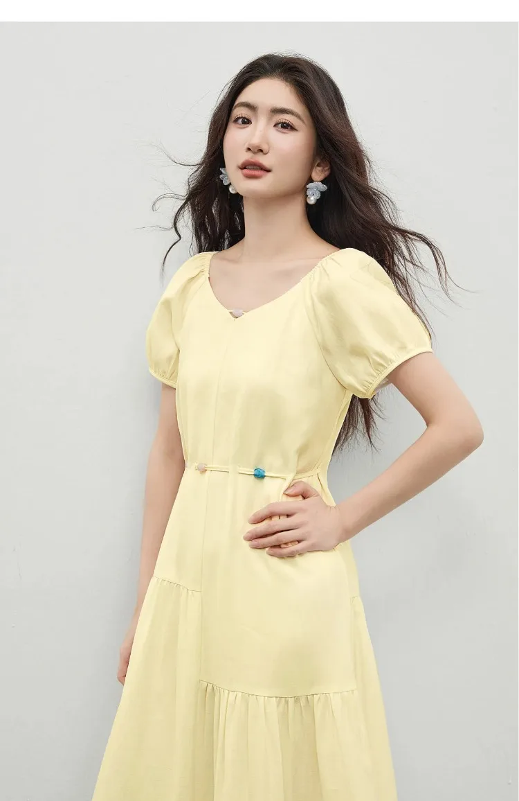 SENTUBILA Damen A-Linien-Kleid, weiß, V-Ausschnitt, asymmetrischer Schnitt, farblich abgesetzte Details, mit Perlen verziert, mit Bändern, kurze Puffärmel, Kleid 162LO5948 – Detail 25