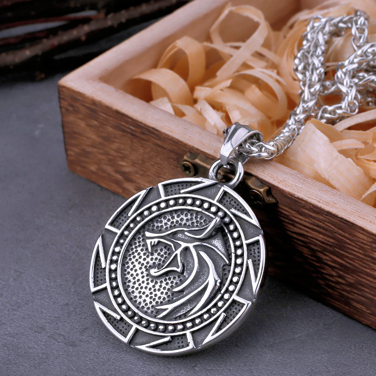 Fashion Slavic Viking Wolf Wizard Rune Necklace Men's Stainless Steel Vintage Charm Amulet Pendant Necklace Medallion Jewelry