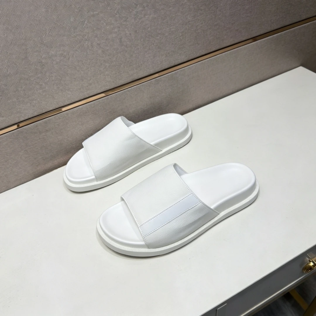 

Luxury Brand Men's Shoes Handmade Fashion Slippers Lychee Grain Leather Sandals Beach Slides Non-Slip Sole Footwear Holiday Gift