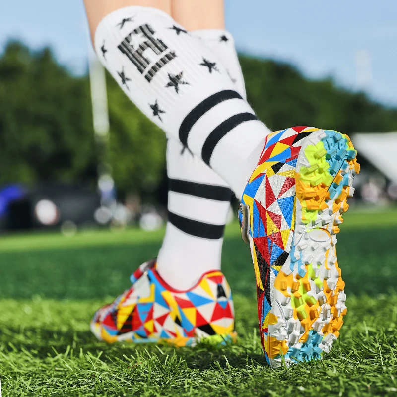 Chaussures de football coordonnantes pour enfants, chaussures de football colorées pour enfants, chaussures de gazon pour garçons, baskets de futsal pour enfants, motifs géométriques