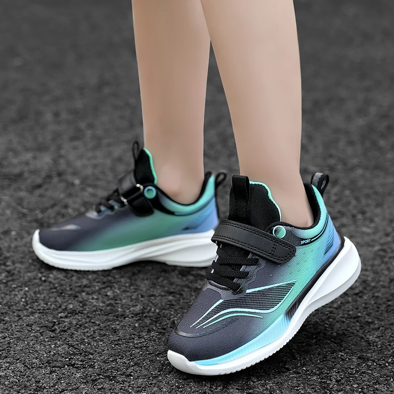 أحذية الجري للأطفال أحذية تدريب رياضية غير قابلة للانزلاق قابلة للتنفس في الهواء الطلق للأولاد والبنات أحذية رياضية كاجوال شبكية برباط للمشي