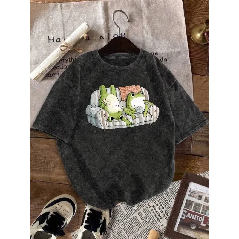 Lazy Frogs on Couch Print T-Shirt Cute Funny Cartoon Animal Short Sleeve Casual Crew Neck Tops for Men Women