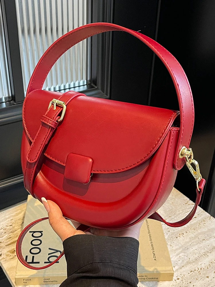 Czerwona torba na ramię 2024 nowa modna klapka mała torba kwadratowa elegancka uniwersalna damska torba Crossbody na Mini telefon