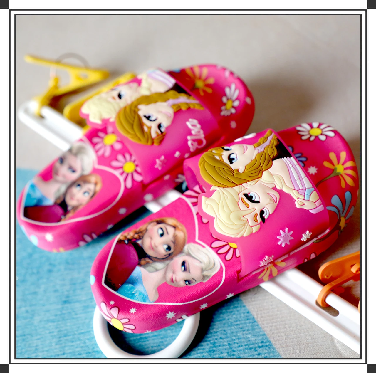 New Summer Children Sandals Kids Elsa Anna Cartoon Princess Shoes Toddler Girls Soft Sole Shoes Girl Anti-Slip Slippers