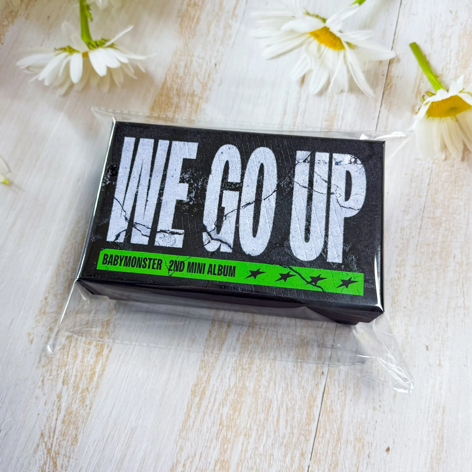 ألبوم صندوق هدايا Kpop BABYMONSTER سلسلة مفاتيح هدية بطاقة LOMO حامل أكريليك INS بطاقة صور حبل حساب يدوي هدية المشجعين