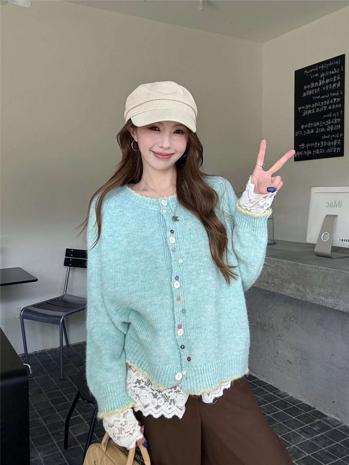 

Мягкий синий длинный свек, круглый свободный повседневный женский свитер, осень 2024, новый универсальный открытый кардиган, топ с цветным...