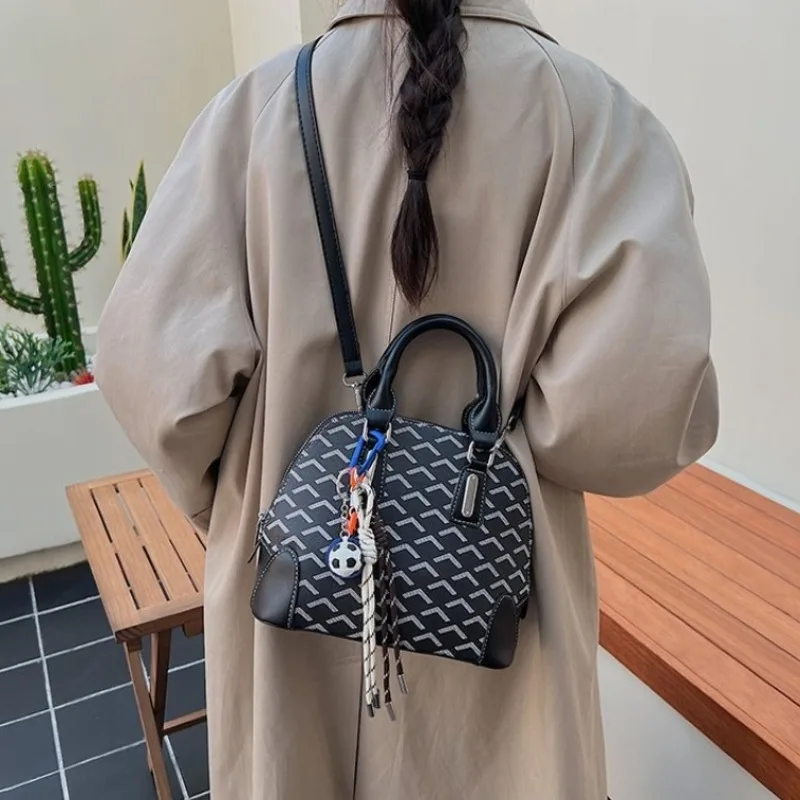 

Женская несущая сумка через плечо, впечатляющее качество для конкретных клиентов, которые ожидают хорошие стандарты. Премиальное предложение.