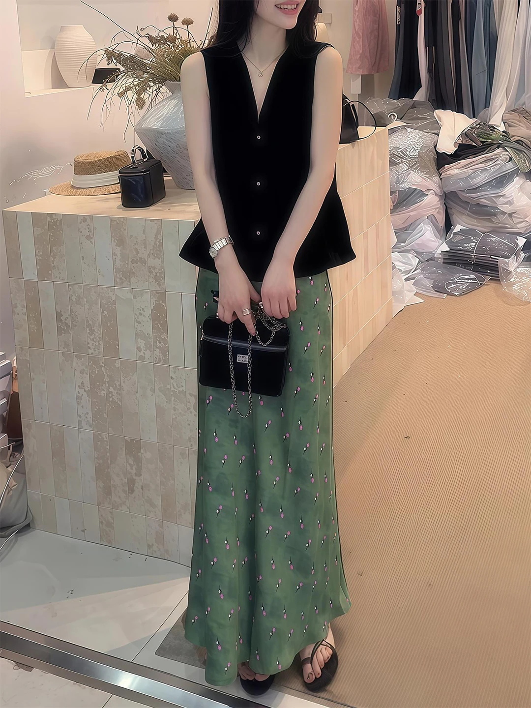 

Fashionable Summer Outfit Women's Sleeveless Vest Top High Waist Floral Skirt Two-Piece Set Luxury Design Casual Commute Style