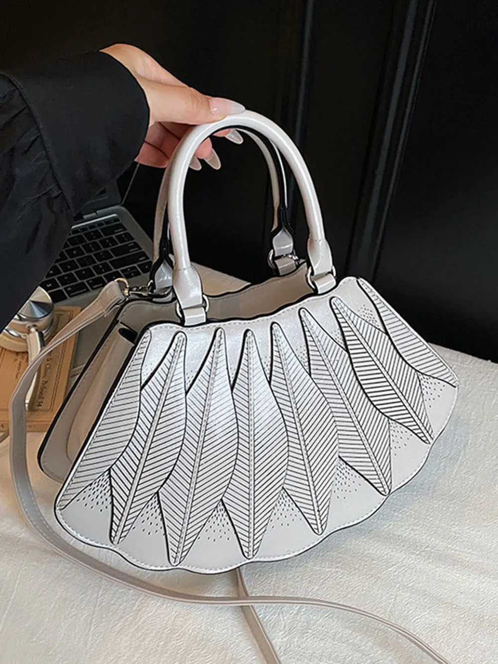 

Горячая распродажа: сумка через плечо с узором в виде листьев, новый дизайн в стиле пэчворк, модная сумка-клатч, стильная универсальная сумка через плечо для женщин.