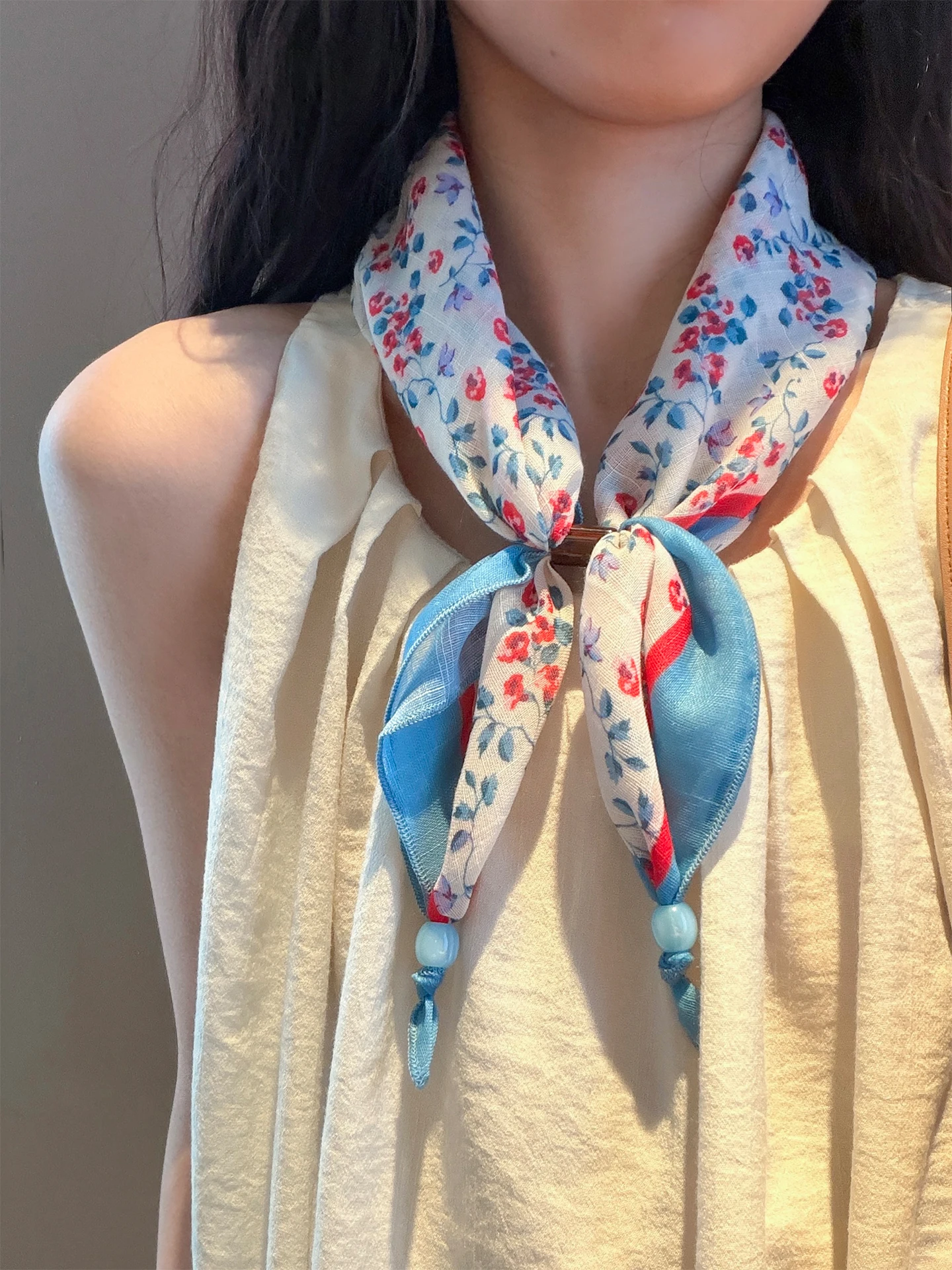 lenco-de-seda-azul-estilo-campestre-com-cordao-acessorio-de-pescoco-feminino-elegante-e-moderno-protetor-de-pescoco-pequeno