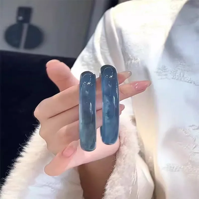 

Natural High Ice Sea Blue Bracelet, Fashionable and Elegant Versatile Jade Bracelet