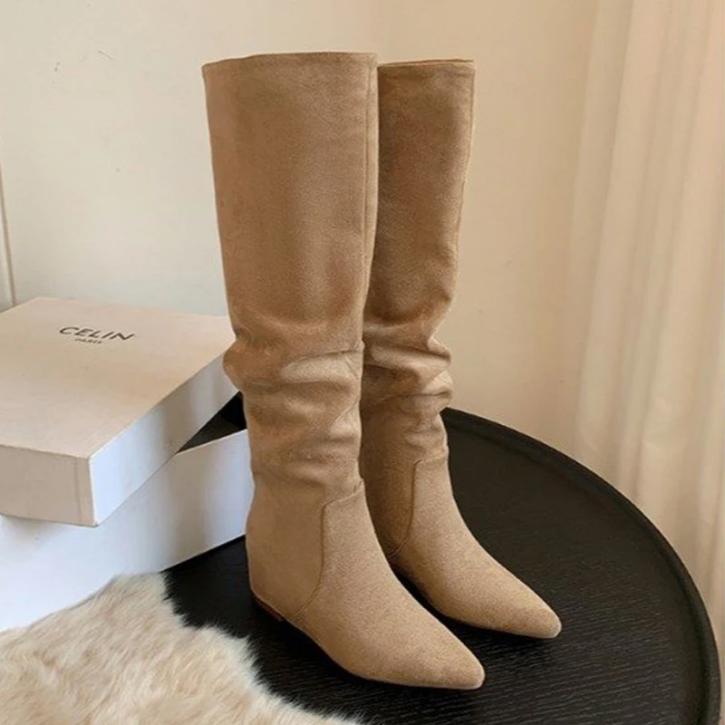 

Женские сапоги до колена, туфли на танкетке, длинные сапоги на высоком каблуке с острым носком, новые зимние замшевые туфли-лодочки 2025 года, модные теплые зимние ботинки Botas Mujer
