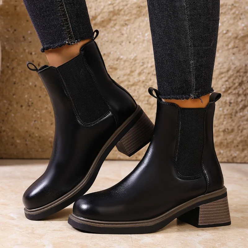 أحذية جلدية جديدة ذات أكمام ناعمة وكعب غير قابل للانزلاق للخريف والشتاء أحذية بمقدمة مستديرة