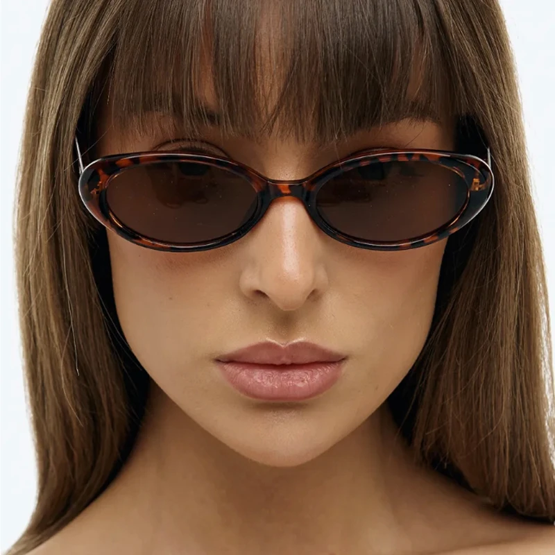 

Мотоциклетные 2 шт., новые маленькие овальные солнцезащитные очки с заклепками, модные солнцезащитные очки в разноцветной оправе, женские уличные повседневные очки UV400