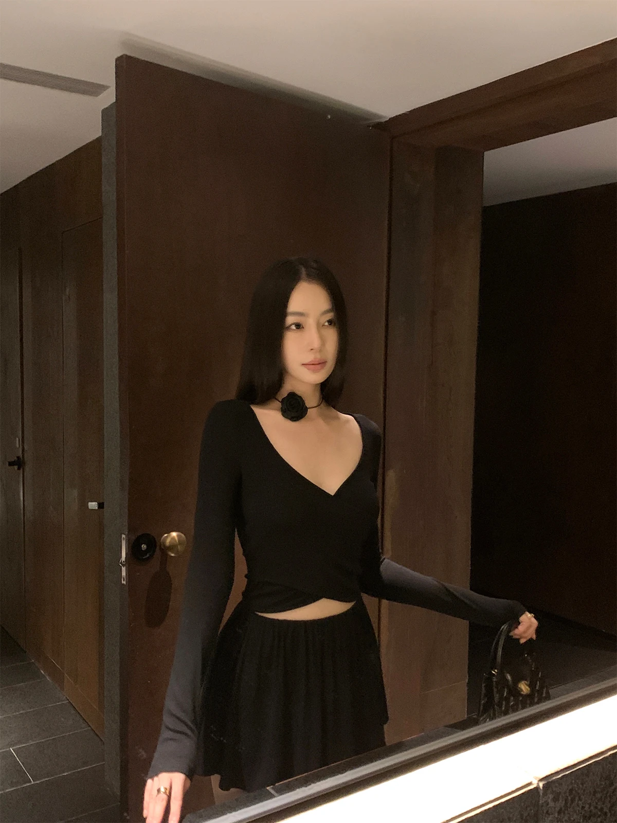 

ZhouMiao Double Layer Fabric Fashionable V-neck Short Top And Flared Skirt Set Women's Commute Style Summer Thin Short Sleeve