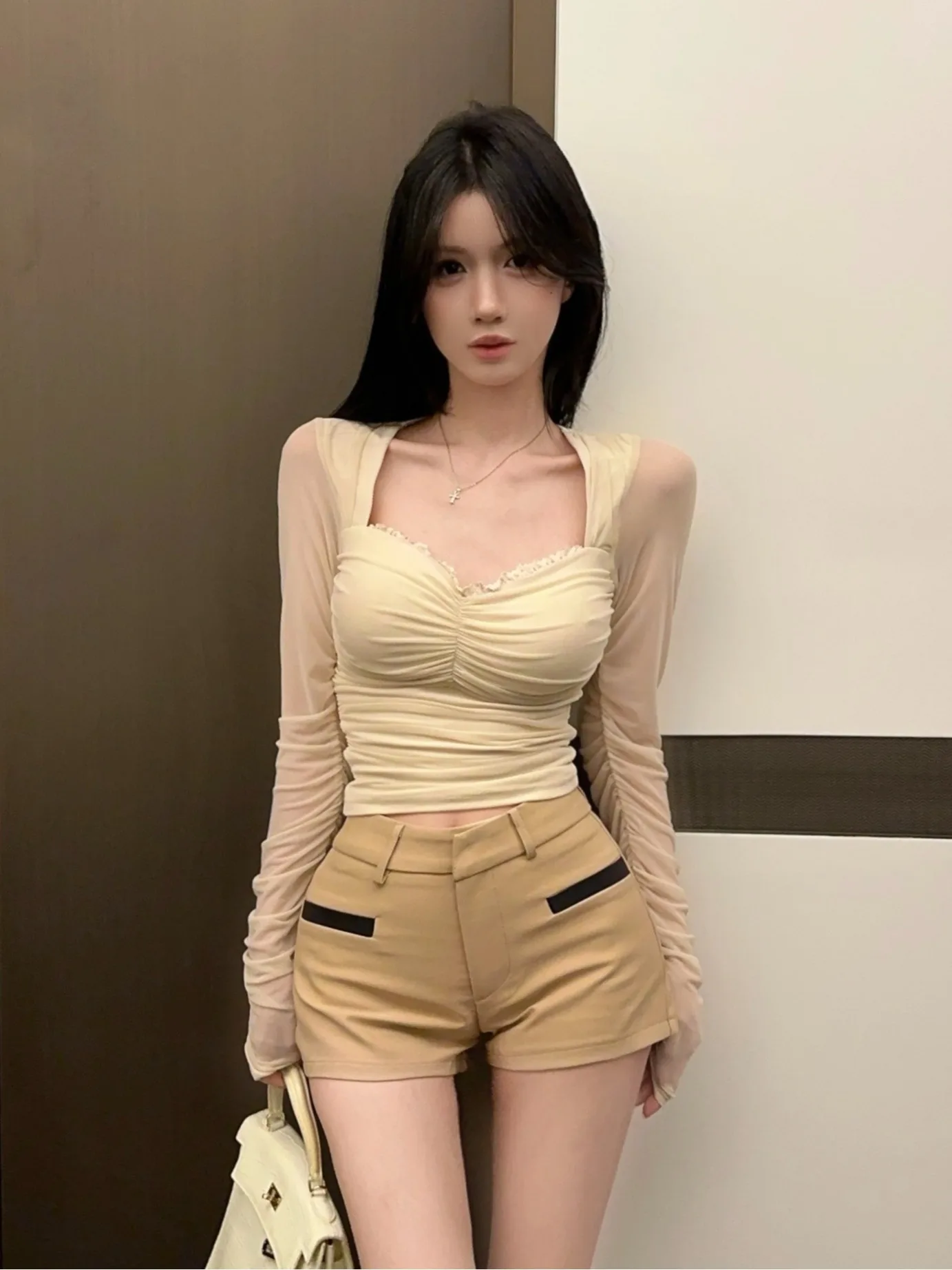 

Женский комплект Pure Desire: кружевная футболка с длинным рукавом и квадратным вырезом, универсальные короткие брюки, сексуальный модный образ для весны