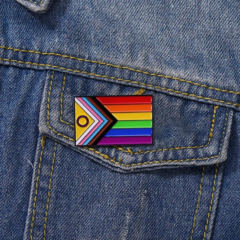 Broche esmaltado con bandera de arcoíris, insignia de Metal colorida clásica, accesorios de abrigo y mochila, joyería LGBT, regalos de verano, nuevo estilo, 2024