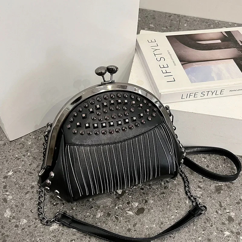 

Women's Dinner Bag Tassel Studded Rivets Tassel Chain Single Shoulder Crossbody Sling Sling Shell Designer Luxury Bag