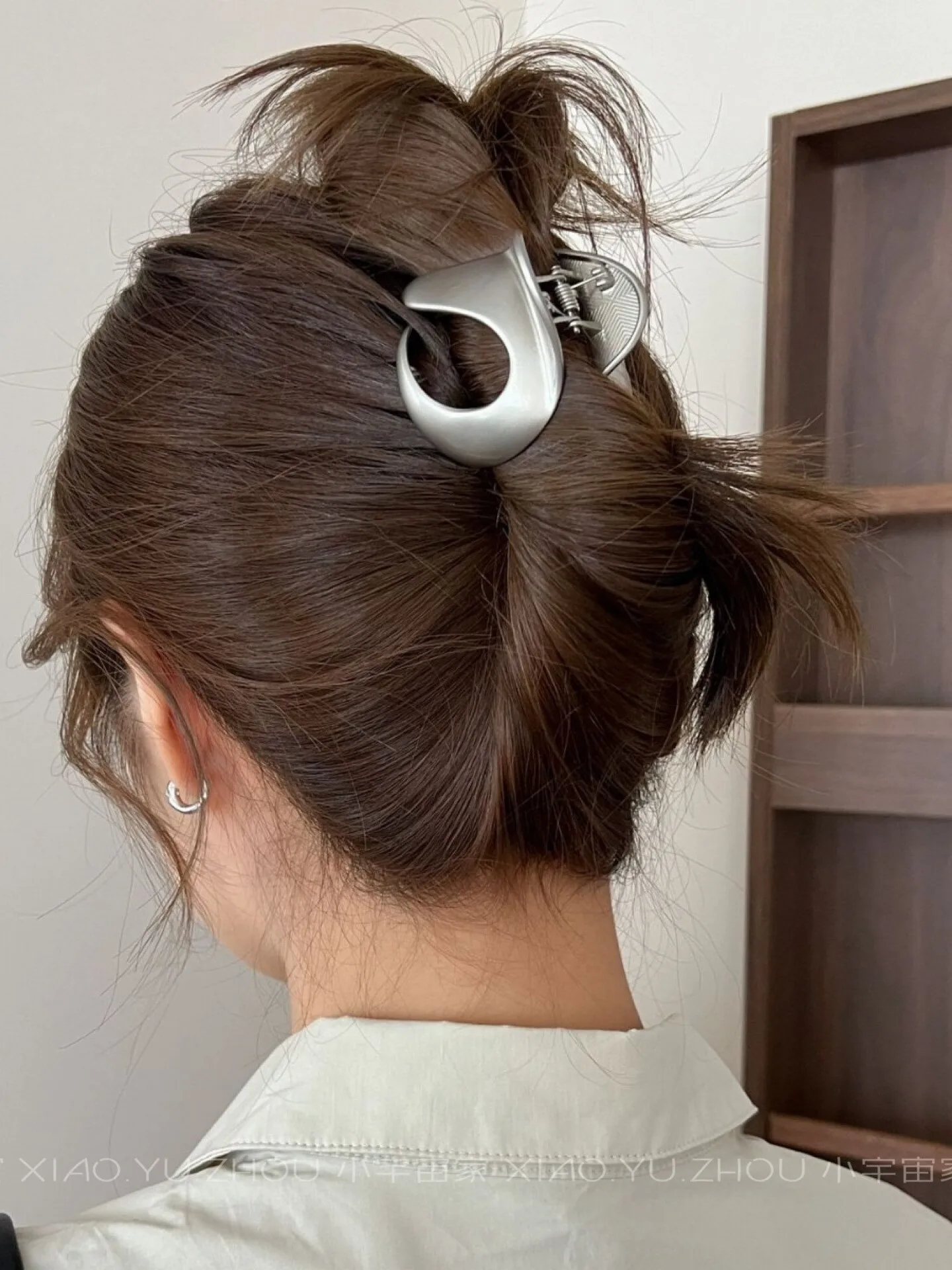 Chinese Style Lucky Auspicious 6cm Small Premium Metal Irregular Hair Claw Non Slip For Women High Ponytail Half Updo Daily Wear