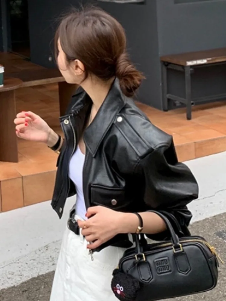 เสื้อแจ็คเก็ตหนังเทียมผู้หญิงแบบมีซิป สไตล์ไบค์เกอร์ คลาสสิก เรโทร ฮ็อต สปริง ออทัมน์ แฟชั่น สำหรับใส่ทำงาน