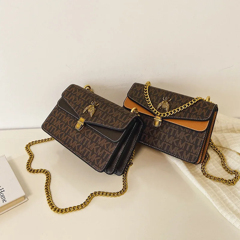 

‌ 2025 Новая квадратная сумка с буквенным принтом, цепочка через плечо/кошелек на плечо, просторная женская сумка, модный и универсальный повседневный аксессуар