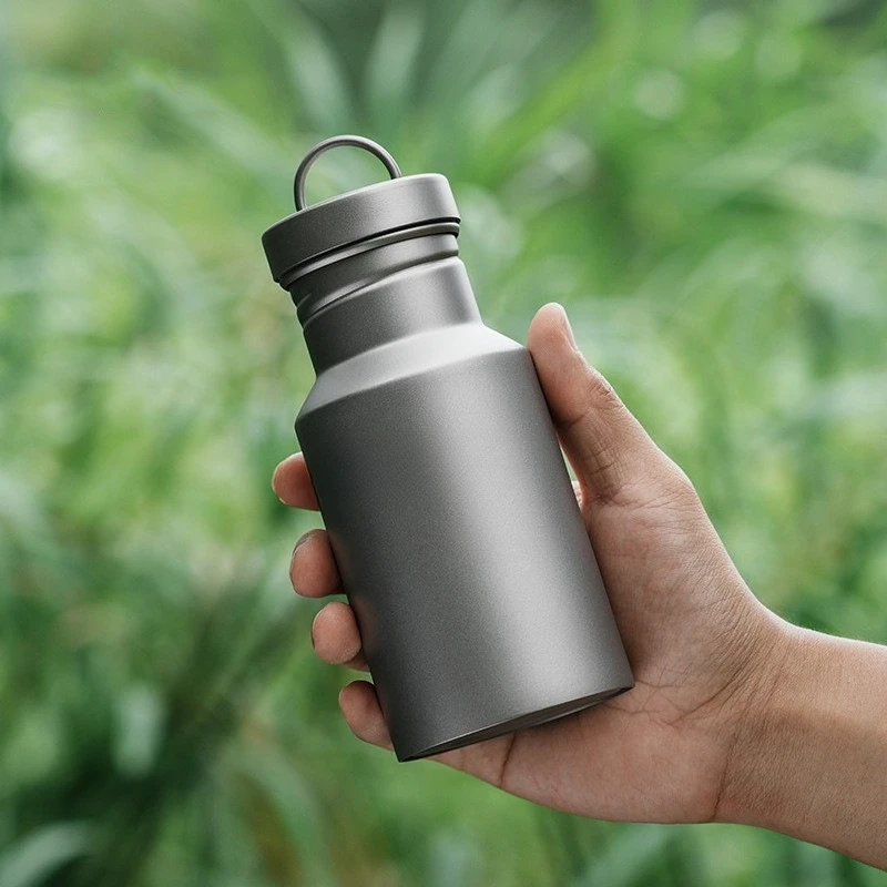Botol air titanium murni, ketel perjalanan berkapasitas besar portabel luar ruangan yang ringan