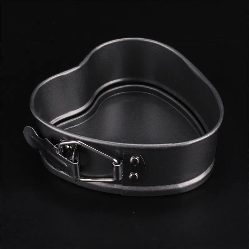 1PC Heart-shaped Cake Baking Pan Household Carbon Steel Live Bottom Buckle Bottom Non-stick Baking Tool Cake Mold