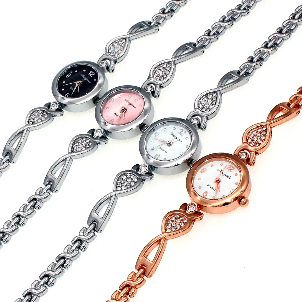 طقم ساعات كوارتز ذهبية مكون من 4 قطع بمينا صغير وسوار أنيق