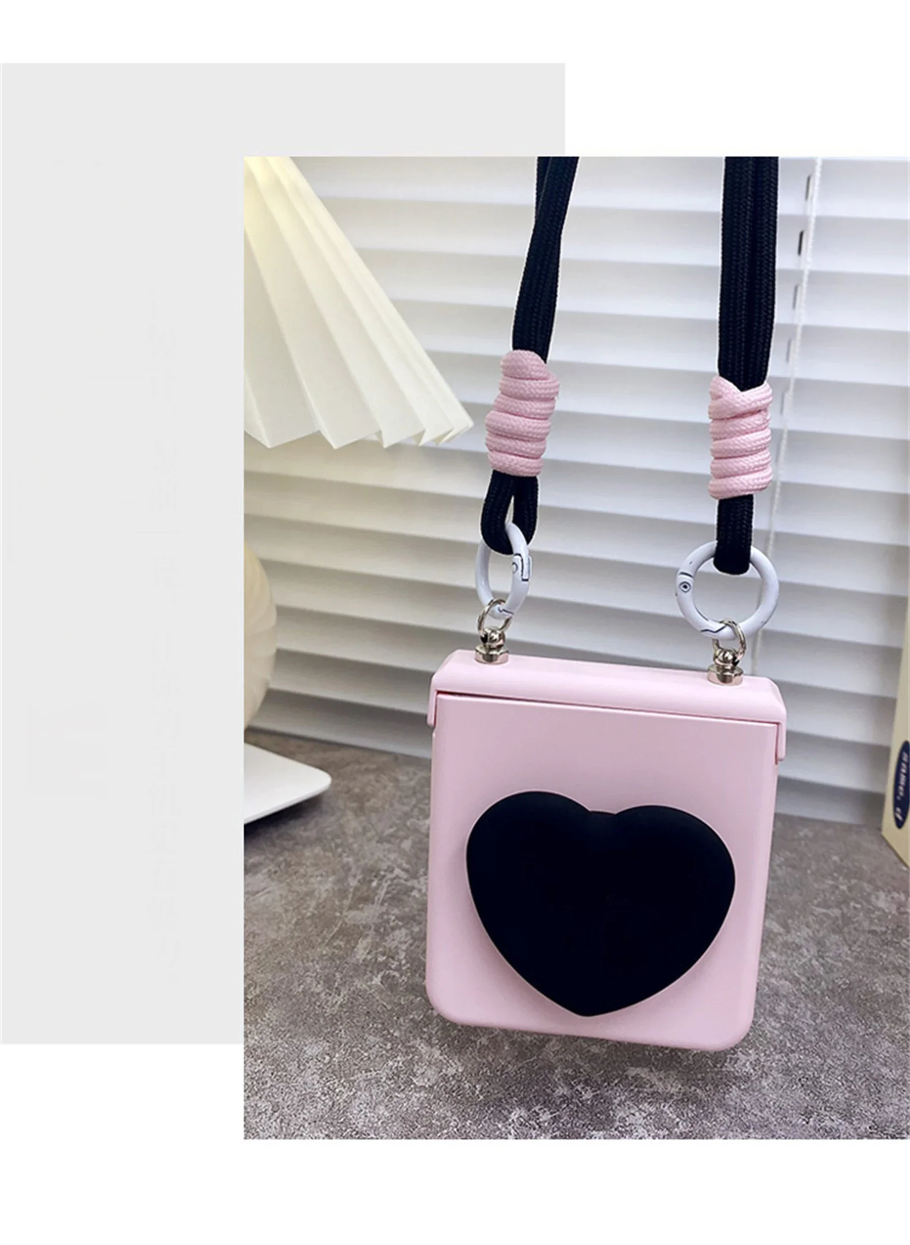 for Moto Razr 60 50 40 Ultra Razr Plus 2023 2024 2025 Luxurious 3D Love Heart Bracket Pink Case With Portable Hand Strap Cover
