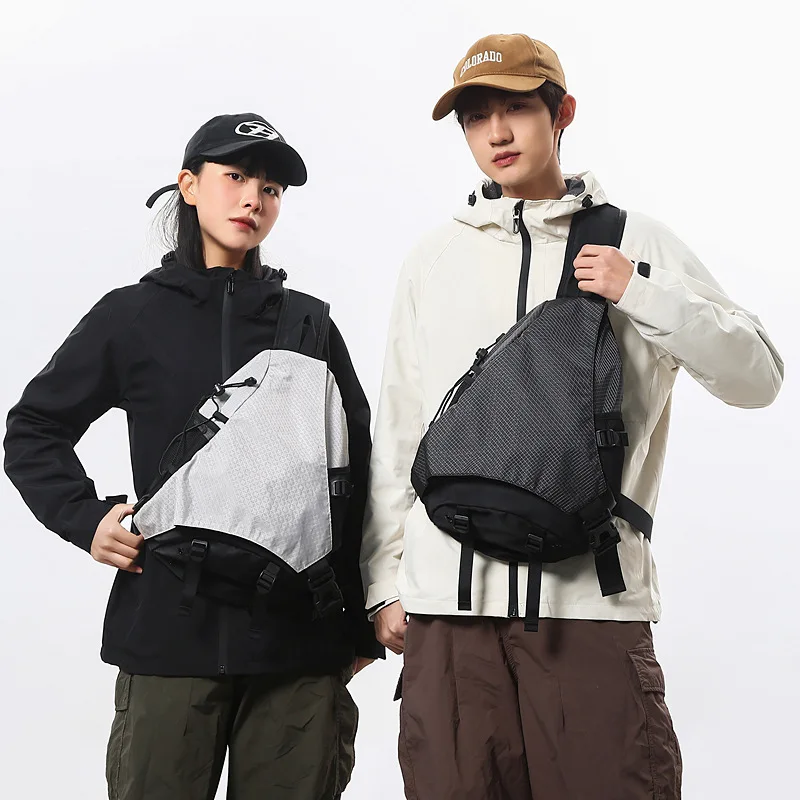 

Легкая нейлоновая мужская водонепроницаемая нагрудная сумка, вместительная сумка через плечо для альпинизма и велоспорта.