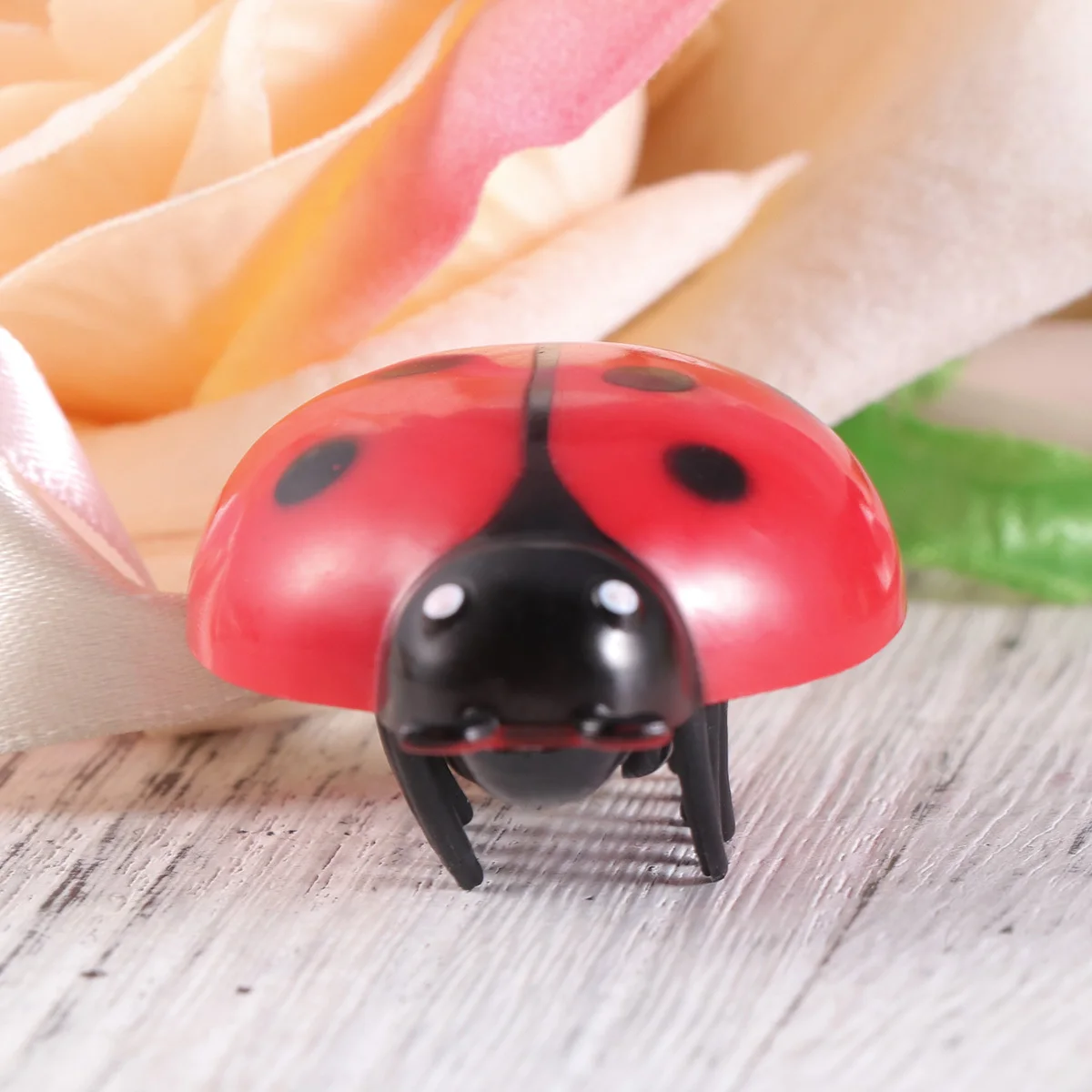 

Electric Teaser Interactive Mini Auto Walking Lifelike Insect for Pet Fun Active Play and Cat Engagement
