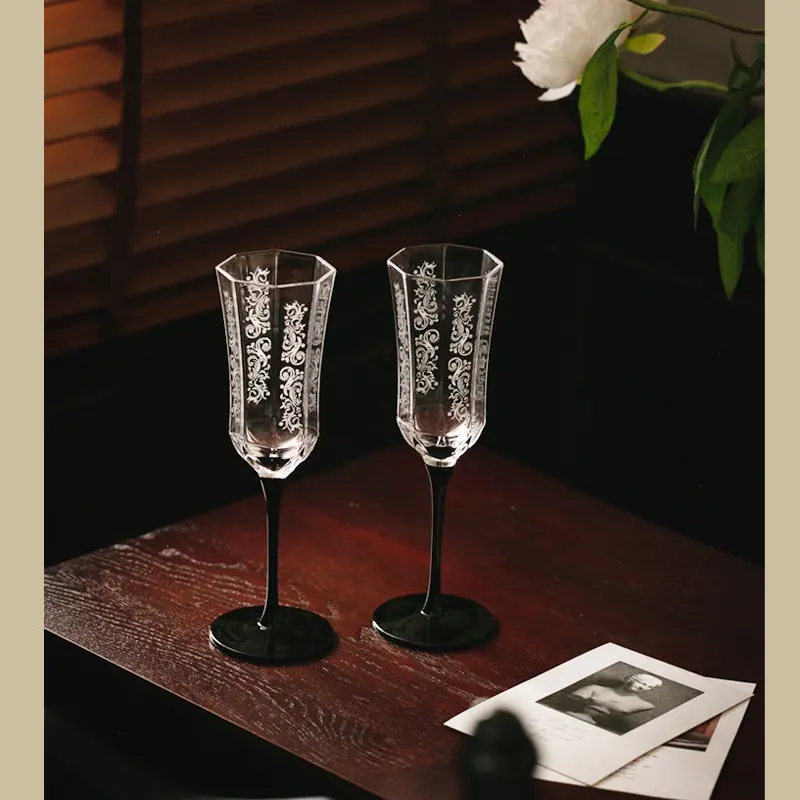 French Vintage Stemmed Glass Goblet, Retro Champagne Wine Glass, Red Wine & White Wine Goblet for Household & Restaurant Table D