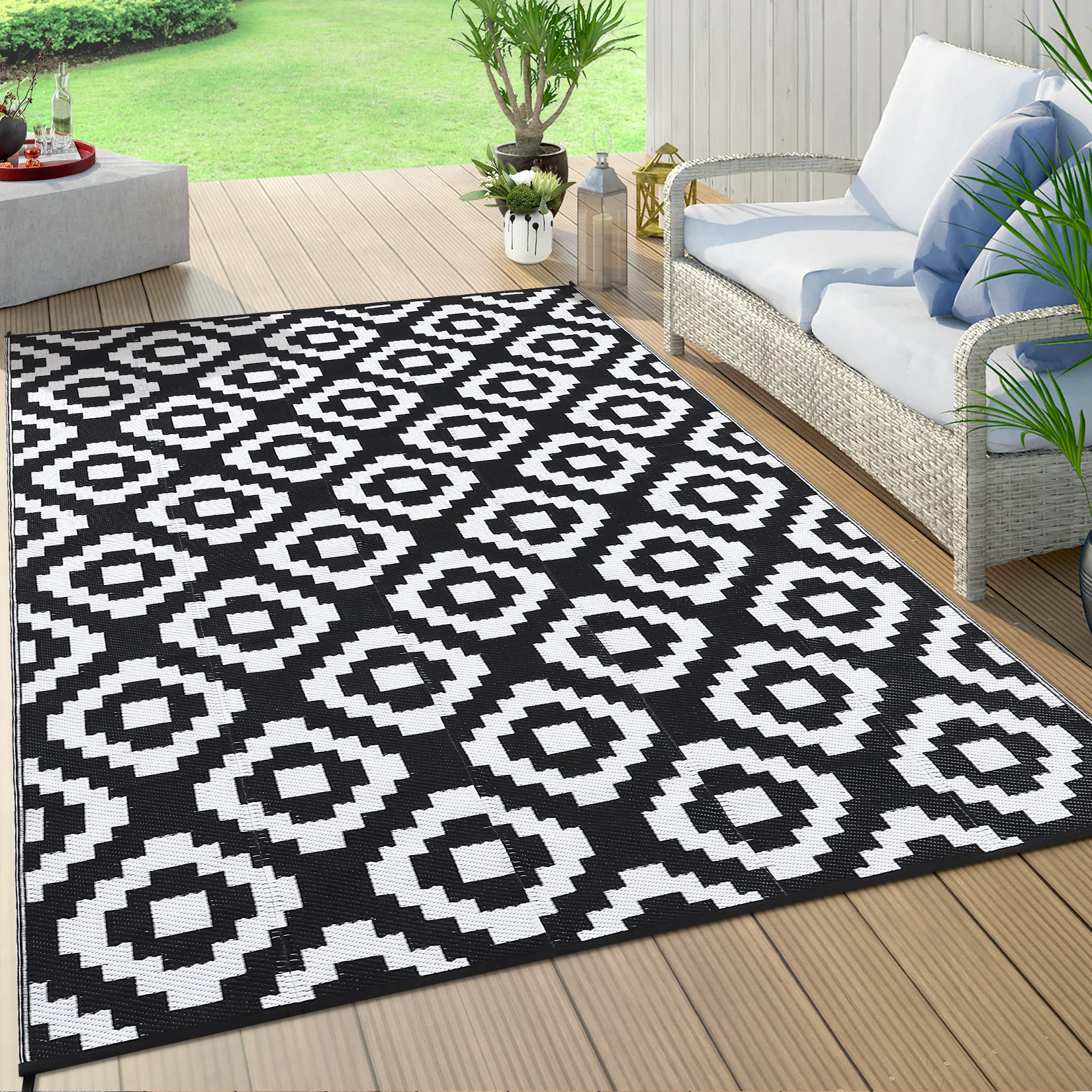 

Outdoor Rug Plastic Straw Rug Modern Geometric Waterproof Rug Reversible Outdoor Floor Mat for Patio Porch Backyard Picnic Campi