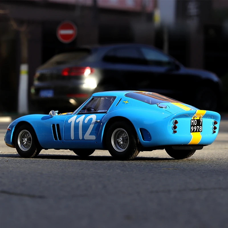 1:24 Ferrari 250 GTO Alloy Sports Car Model Diecast Metal Racing Car Vehicle Model Collection High Simulation Childrens Toy Gift