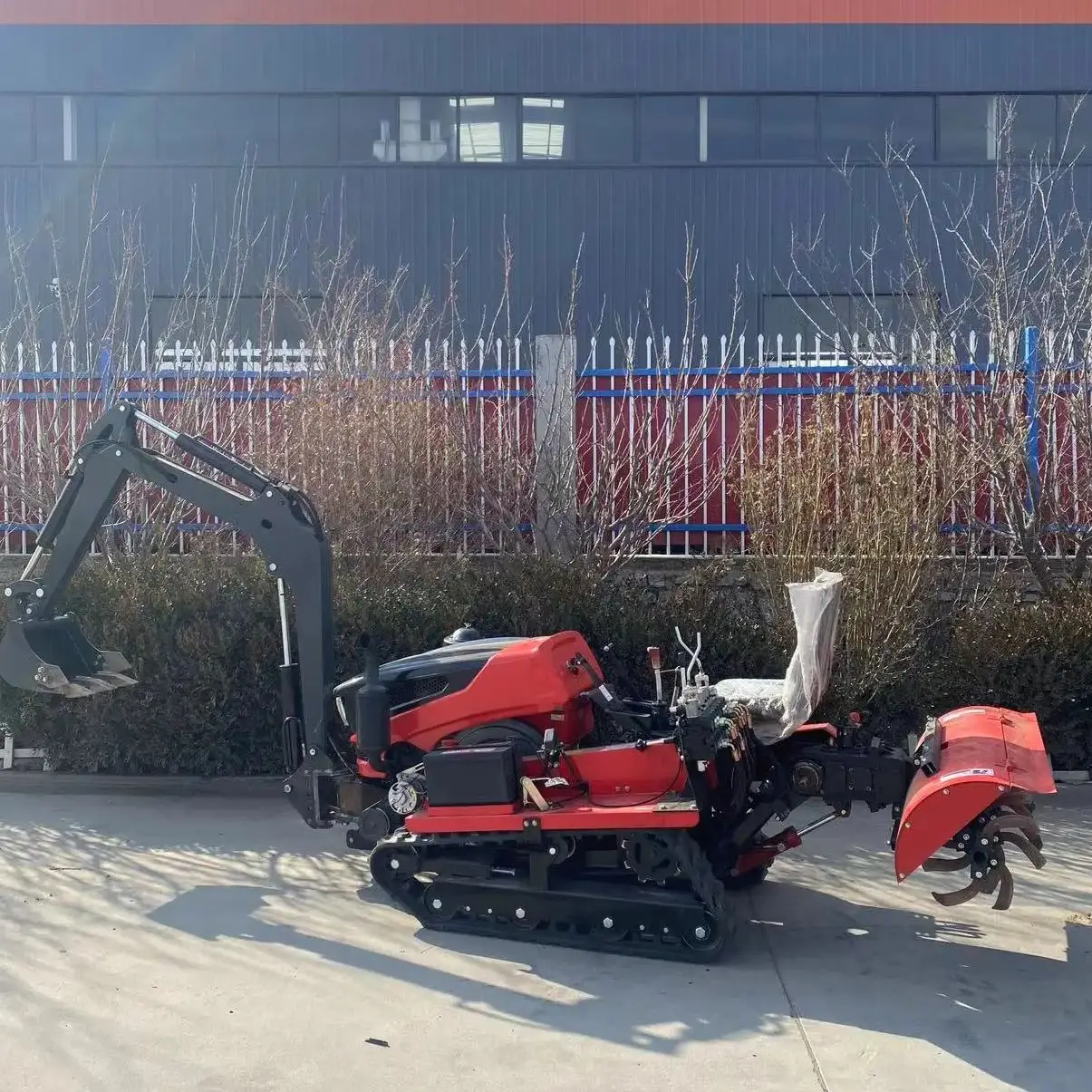 

Customized Mini 50HP diesel Power Tiller Cultivators Compact-Size Agricultural Farming Machine Crawler Tractor