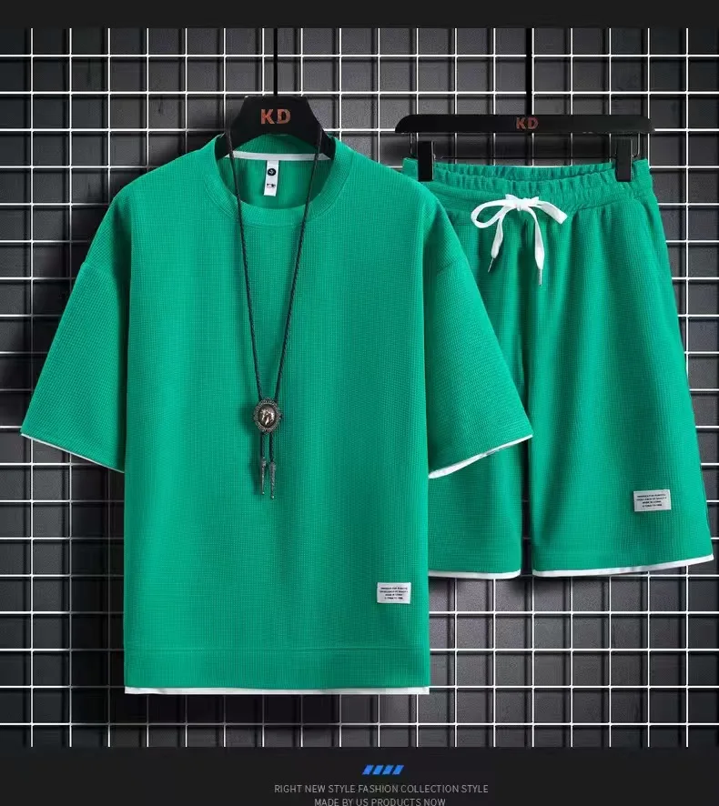 ชุดเซ็ตลำลองสปอร์ตสำหรับผู้ชาย เสื้อยืดแขนสั้นระบายอากาศแฟชั่นหล่อเท่ห์ + กางเกงขาสั้นกีฬา ชุดลำลองสำหรับผู้ชาย