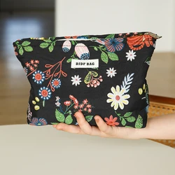 Women's Makeup Bag Black Jacquard Large Capacity Lipstick Makeup Storage Bag Handy Hand Clutch Bag Travel Toiletry Bag Ins Style