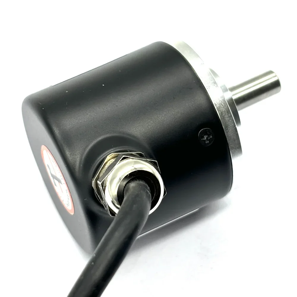 

Новый инкрементальный поворотный энкодер CALT GHS38-6G2500BMC526 с цельным валом 6 мм, 2500 имп/об, 5В