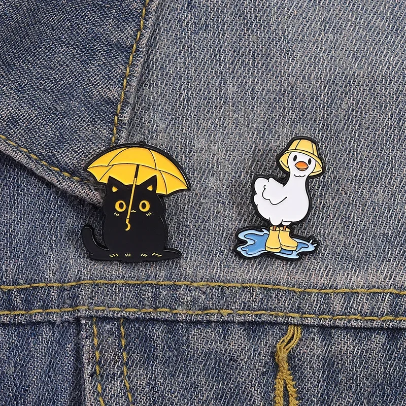 Pin Broches Cartoon Brooch Jewelry Cute Duck Umbrella Black Cat Alloy Badge Versatile Clothing Bag Decoration Pins for Backpacks