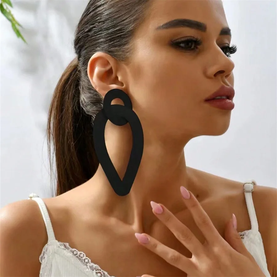 Black Color Big Hallow Out Heart Drop Earring Huge Gold Color Metal Love Design Party Dangle Earrings Trendy Jewelry